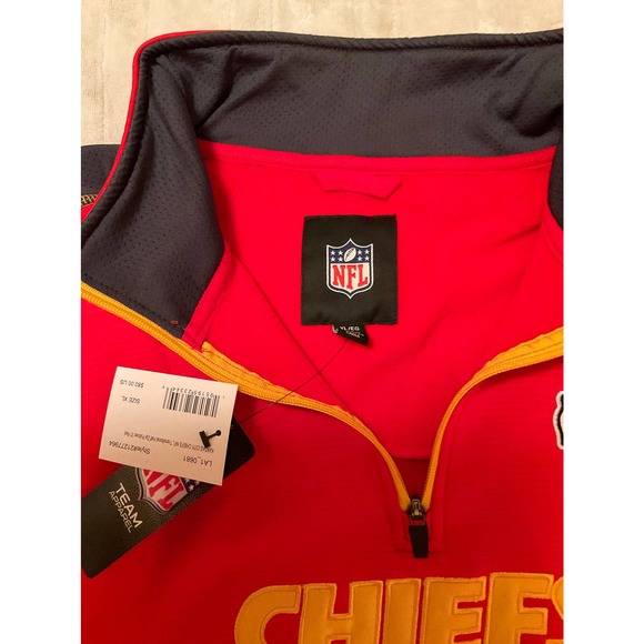 Kansas City Chiefs Official NFL Sweatshirt - Picture 4 of 6